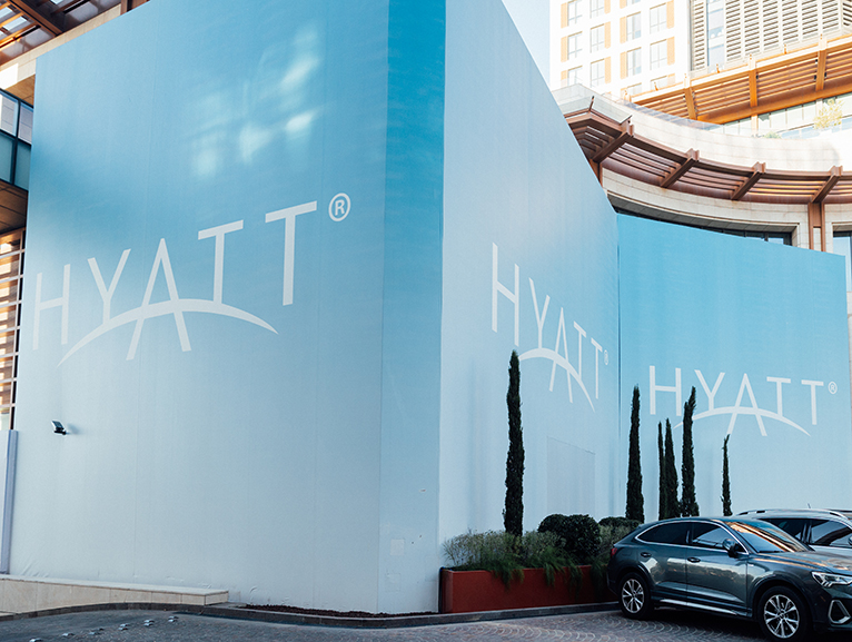 GRAND HYATT �ZM�R �ST�NYEPARK, M�SAF�RLER�NE KAPILARINI A�MAYA HAZIRLANIYOR